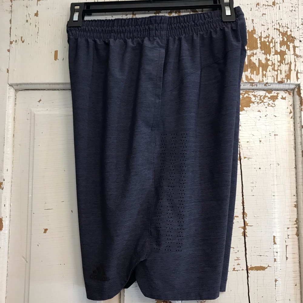 ☘️❄️ Adidas Axis Woven training Shorts ❄️☘️ - Picture 7 of 11